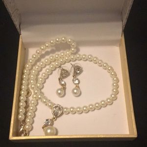 Pearl necklace and earring set